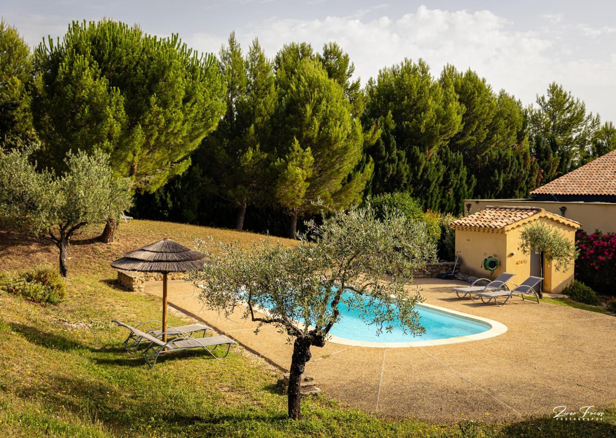 Clos Saint-Michel Resort & Spa Malaucène エクステリア 写真